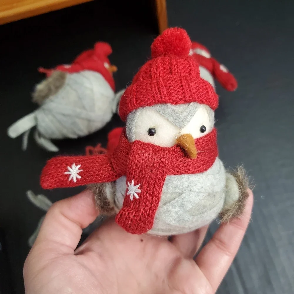 Gray‎ Felt Christmas Birds W/ Red Winter Hat Scarf Set Of 4 Tiered Tray Decor *